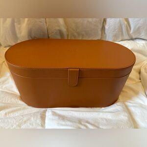 Dyson tan presentation case